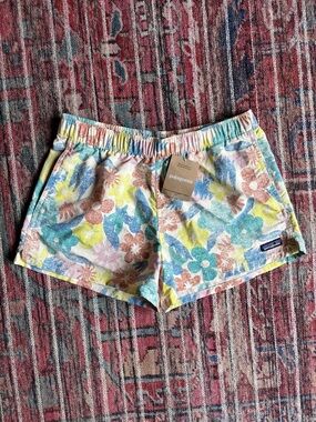 NWT Patagonia Women’s Small Barely Baggies Flower Shorts